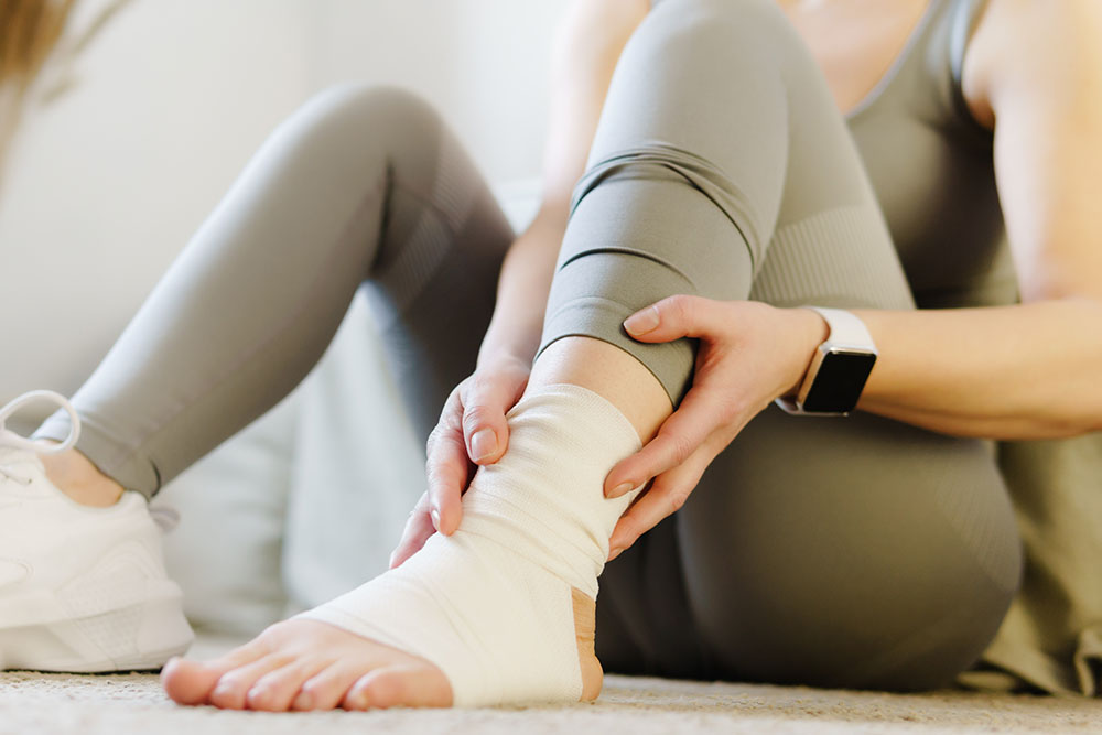When to Use Ice and Heat Therapy to Treat Sprains, Strains, and Sports Injuries 3 Common Mistakes to Avoid