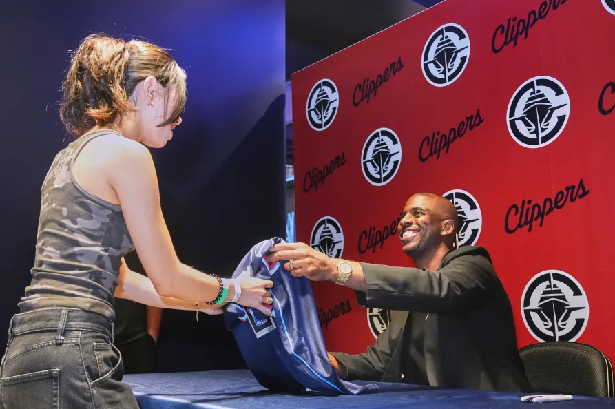 Chris Paul Signs On for 21st NBA Season with Clippers in 1-Year Deal 4 image 2